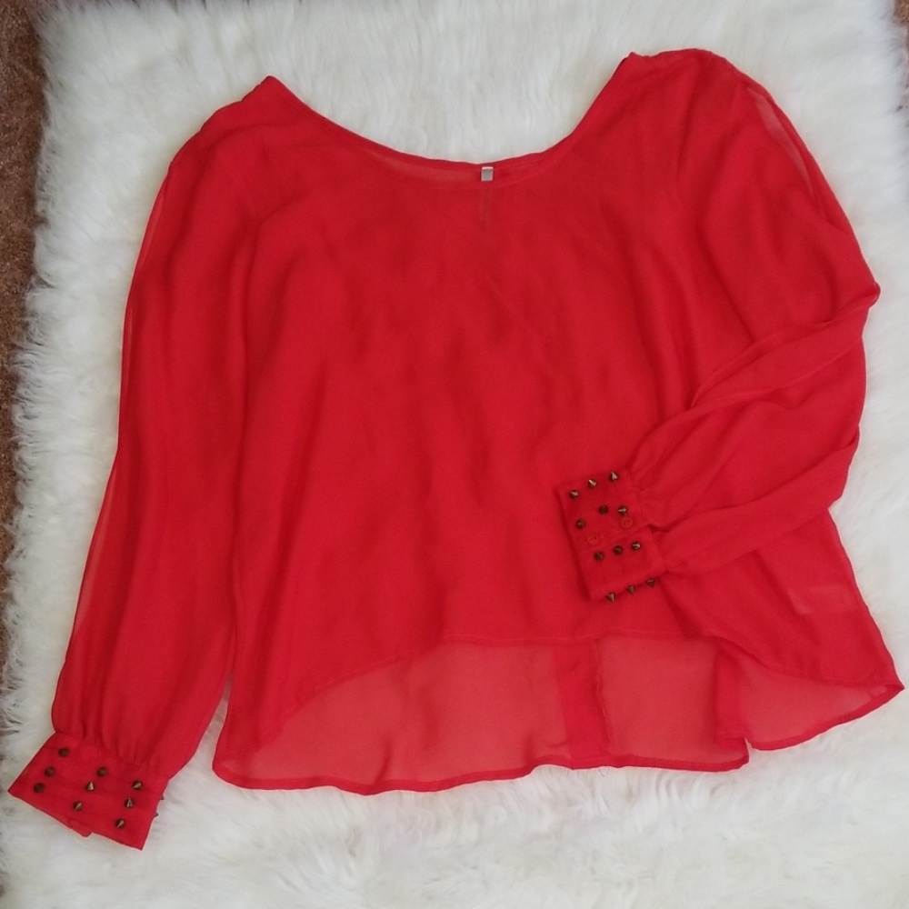 Reckless Hearts red high low spikes top. Size XL